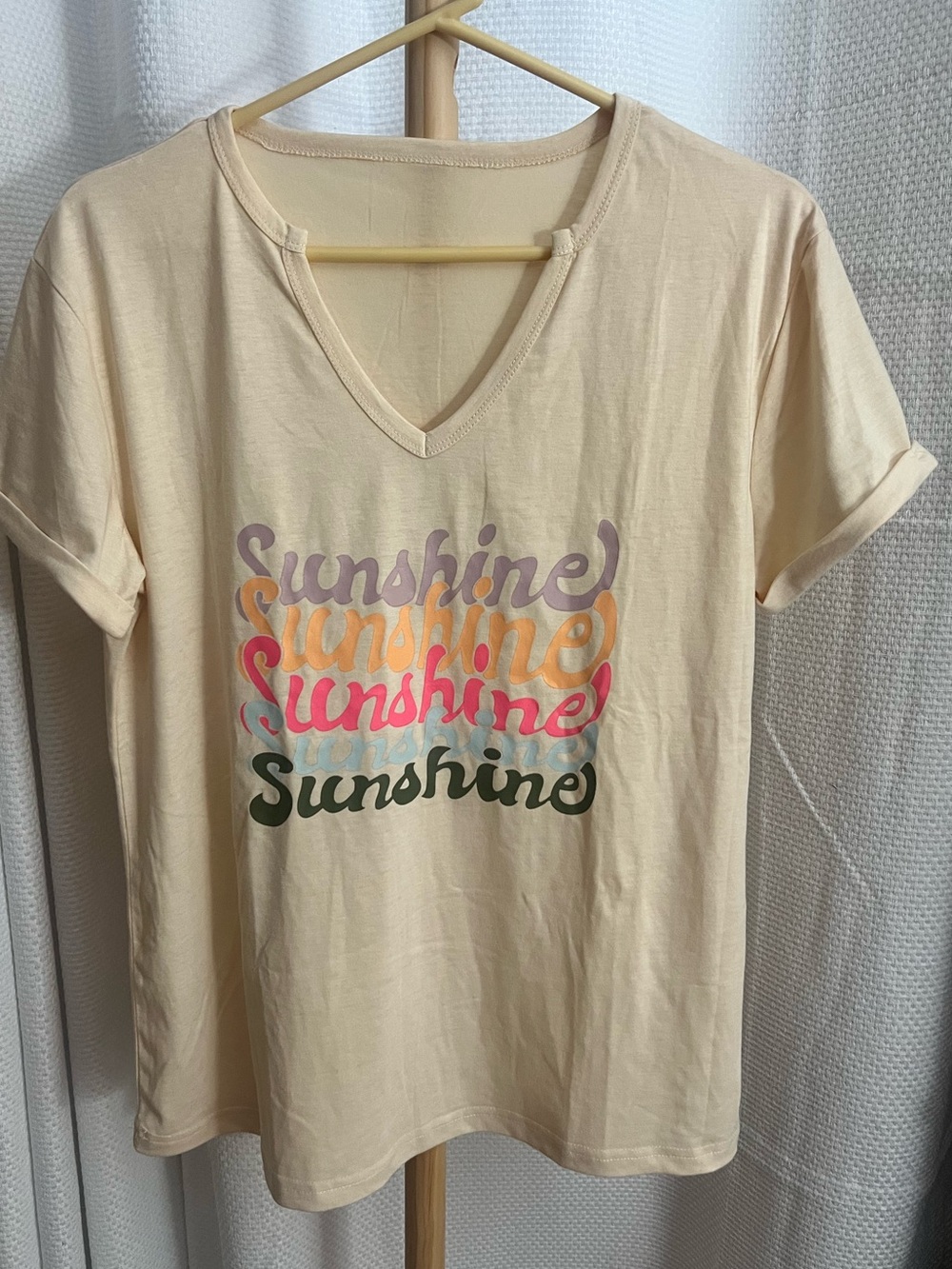 Sunshine Graphic V-Neck Tee - Cream